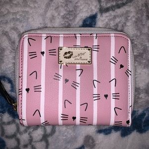 Betsey Johnson Wallet| make me an offer!!
